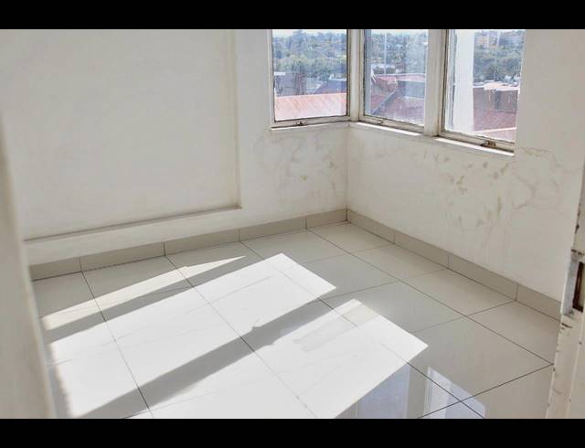 512M² BUILDING TO LET IN BOKSBURG CENTRAL